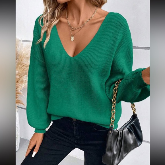 Cozy tie back V neck sweater top - Picture 11 of 16